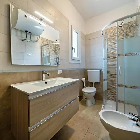 アパート Residenza Maja 4 ビビオーネ