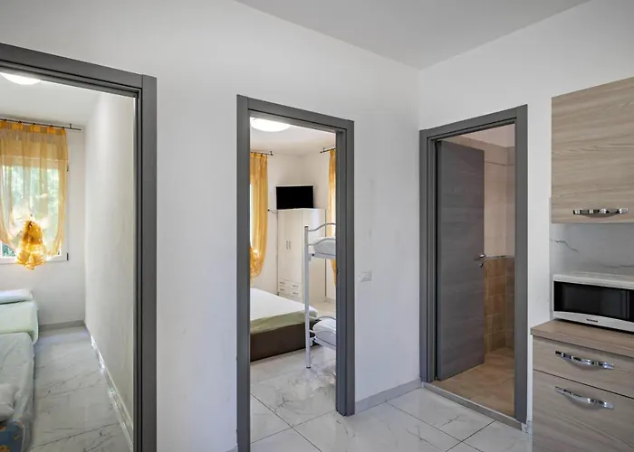 Residenza Maja 4 Apartment